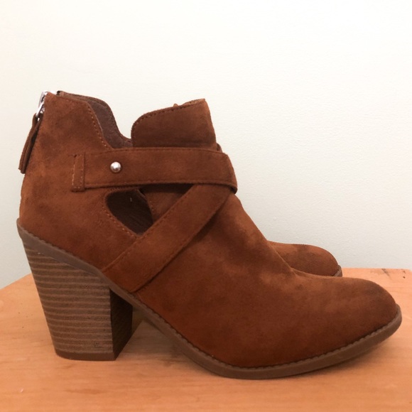 Indigo Rd. Brown Suede Heeled Booties - Picture 4 of 8